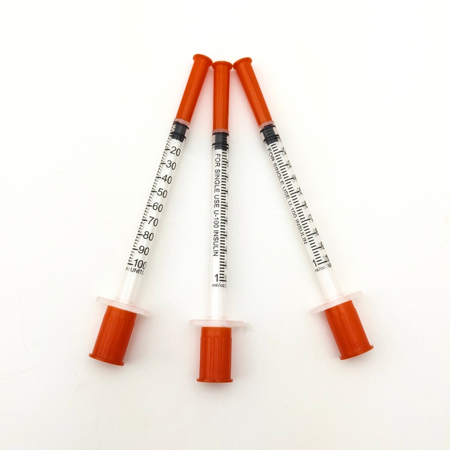  Disposable insulin syringe 1ml